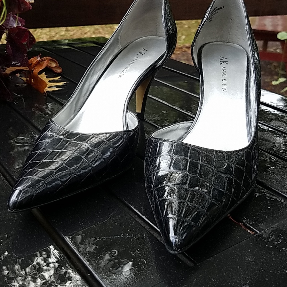 Black heels